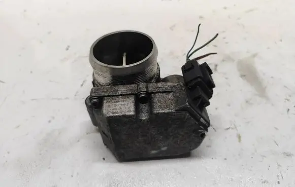 Audi A4 S4 B7 8E 8H Throttle valve 8E0145950D