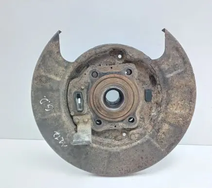 Rear wheel hub