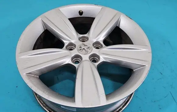 R18 alloy rim