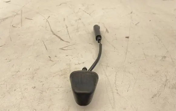 BMW 5 E60 E61 Windshield washer spray nozzle 965162