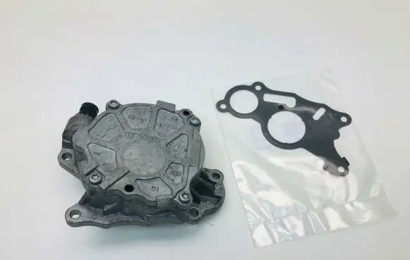 Volkswagen Beetle A5 Vacuum pump 03L145100F