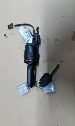 Peugeot 208 Ignition lock 8767986