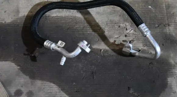 BMW X7 G07 Engine coolant pipe/hose 9354570