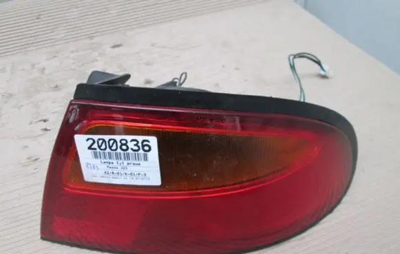 Mazda 323 F Rear/tail lights