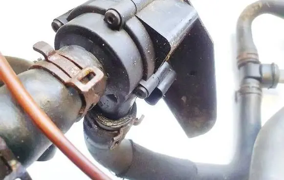 Volkswagen Golf VII Electric auxiliary coolant/water pump th299m41