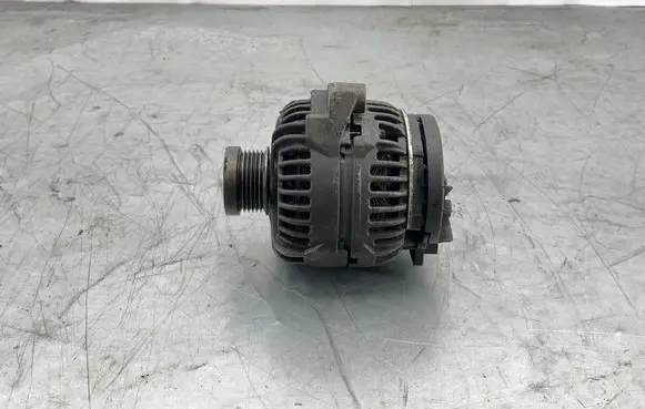 Volvo XC90 Generator/alternator 8676498
