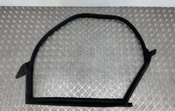 Tesla Model 3 Rubber seal rear door 1090511