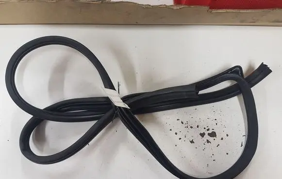 KIA Magentis Front door rubber seal