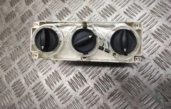Audi A4 S4 B5 8D Climate control unit 220196A
