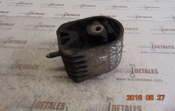 Mercedes-Benz A W169 Engine mount bracket