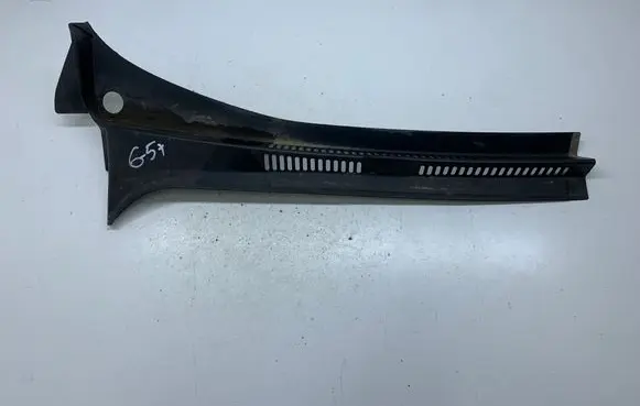 Volkswagen Golf Plus Wiper trim 5M0819404B