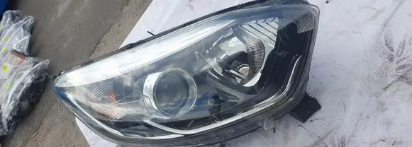 Renault Captur Headlight/headlamp 260100961R