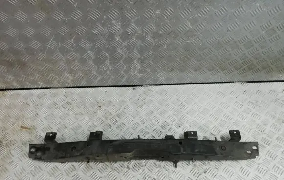 Nissan Qashqai Front bumper foam support bar 