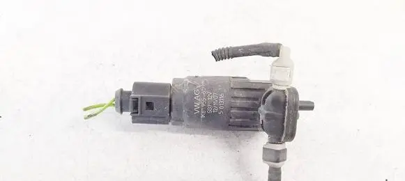 Seat Leon (1P) Windscreen/windshield washer pump 1K6955651