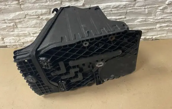 Volvo XC60 Battery tray 31299867