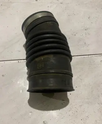 Mitsubishi Grandis Air intake duct part 1505A014