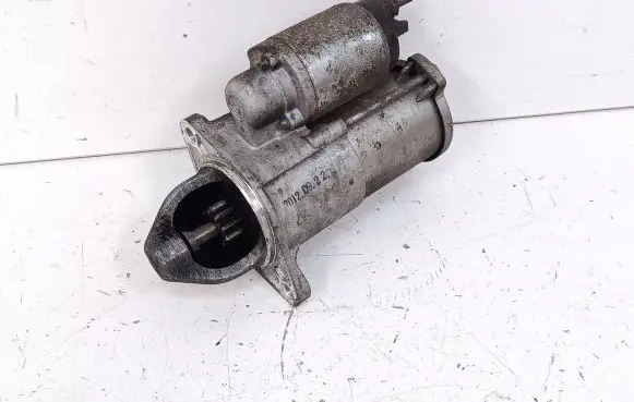 Opel Zafira C Starter motor 55576980