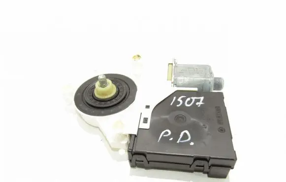 Volkswagen Golf VI Front door window regulator motor 0130822229