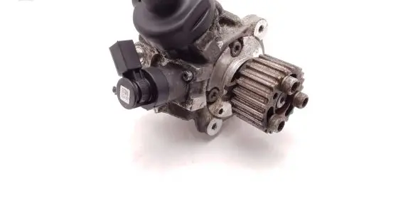 Audi A4 S4 B8 8K Fuel injection high pressure pump 03L130755 0445010507 03070410