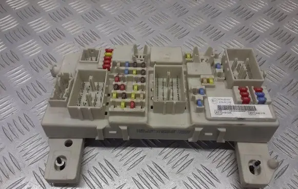 Ford C-MAX I Fuse box set 7M5T-14A073-CD