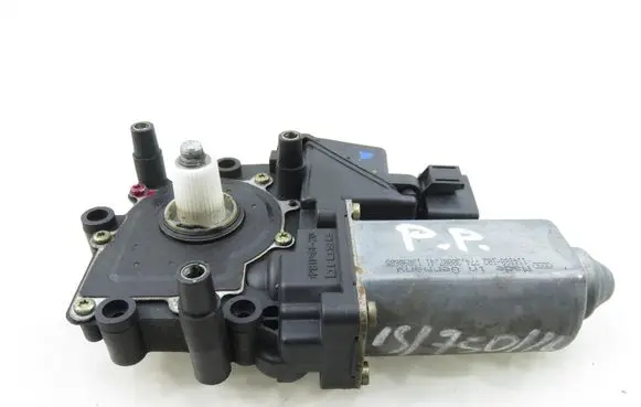 Audi A3 S3 8L Front door window regulator motor 8L3959802