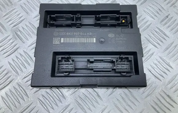 Audi A4 S4 B8 8K Comfort/convenience module 8K0907064KB