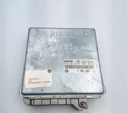 BMW 5 E39 Engine control unit/module 7785207 13617785207 0281001373