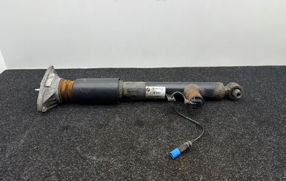 BMW 4 F32 F33 Rear shock absorber/damper 6864755