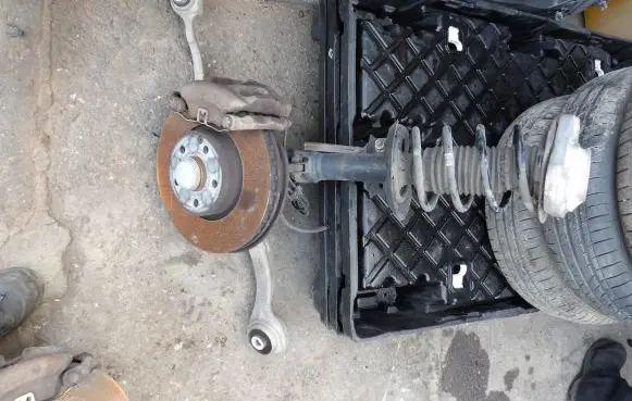 Mercedes-Benz E W212 Front wheel hub spindle knuckle