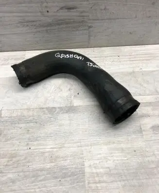 Nissan Qashqai+2 Intercooler hose/pipe