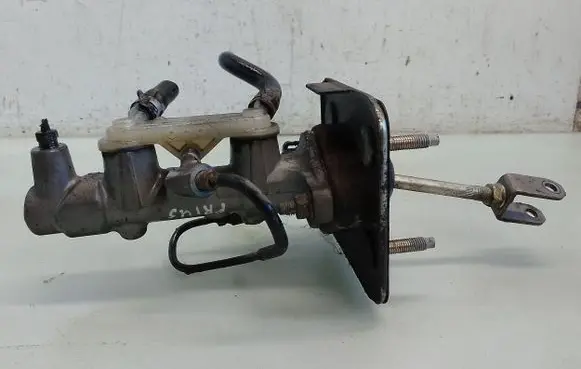Toyota Prius (NHW20) Master brake cylinder