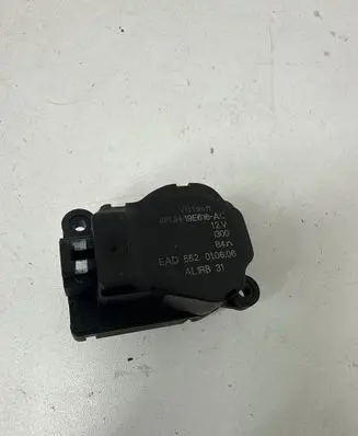 Citroen C5 Air flap motor/actuator 4PUH19E616AC 552010606 AL1RB31