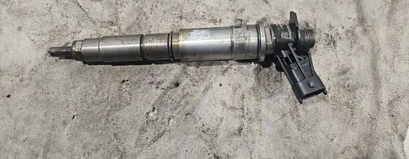 Fuel injector
