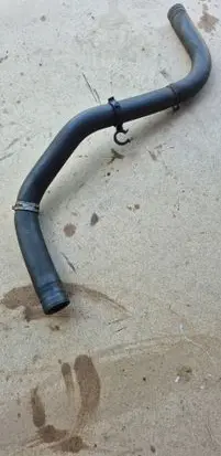 Engine coolant pipe/hose