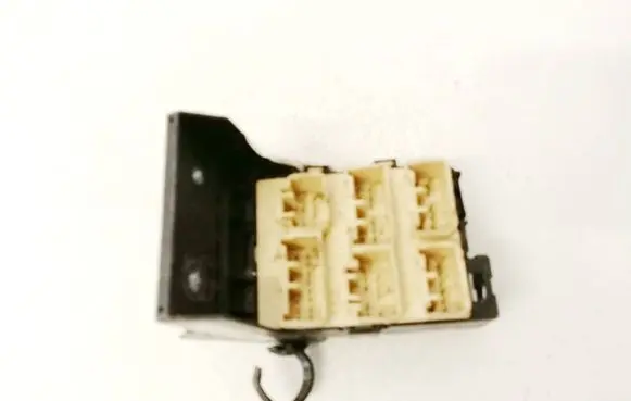 Toyota Avensis T250 Fuse box set 058273405030 05-82734-05030