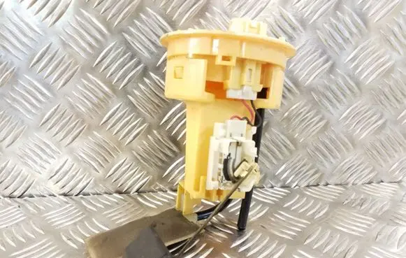 Toyota Corolla Verso E121 Fuel level sensor 7770100F010 T38BK