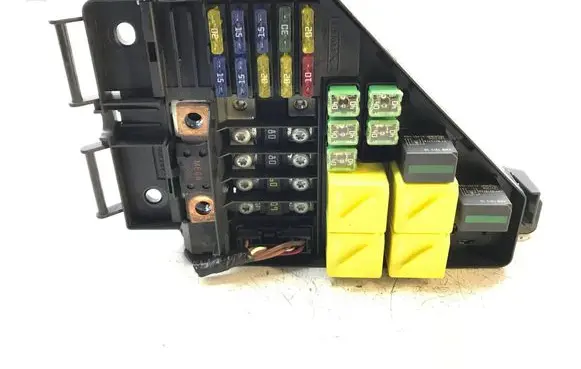 Land Rover Freelander Fuse box set yqe000260 K3084