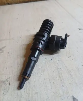 Fuel injector