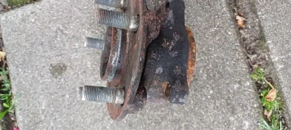 Subaru Forester SH Front wheel hub