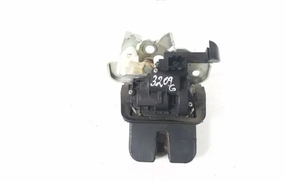 Loading door lock