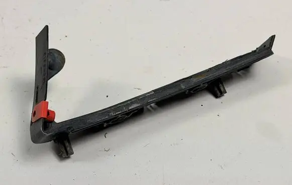 Cadillac Escalade Front bumper mounting bracket 25948815 15126942 15894103