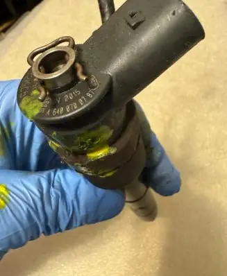 Mercedes-Benz A W169 Fuel injector A6400700787 6400700787