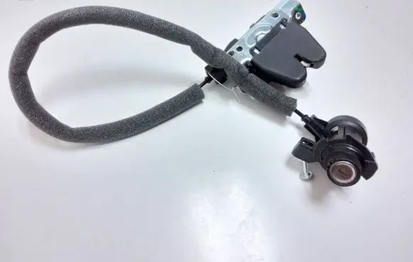 Mercedes-Benz CLS C218 X218 Tailgate/trunk/boot lock/catch/latch A2047500485
