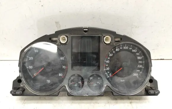 Volkswagen PASSAT B6 Speedometer (instrument cluster) A2C53145550