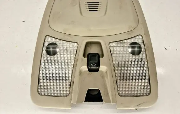 Volvo V70 Front seat light 30669622 5044248 040600004379
