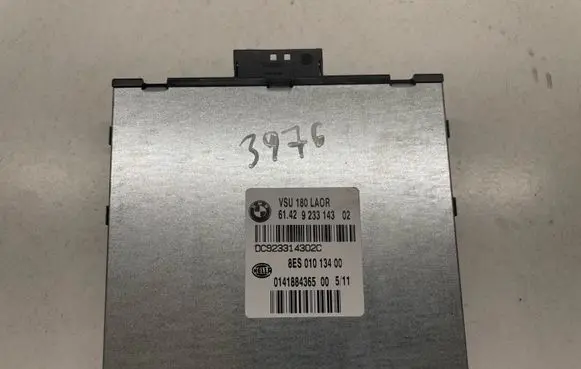 BMW 5 F10 F11 Voltage converter/converter module 9233143 61429233143