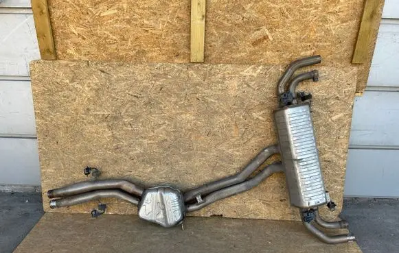Bentley Bentayga Double Muffler 4M0253611E B021367