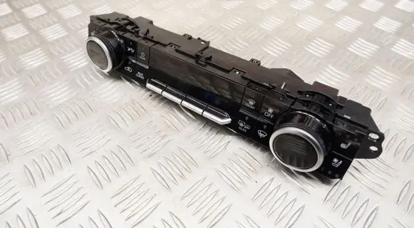 Toyota Highlander XU70 Climate control unit 559000E740