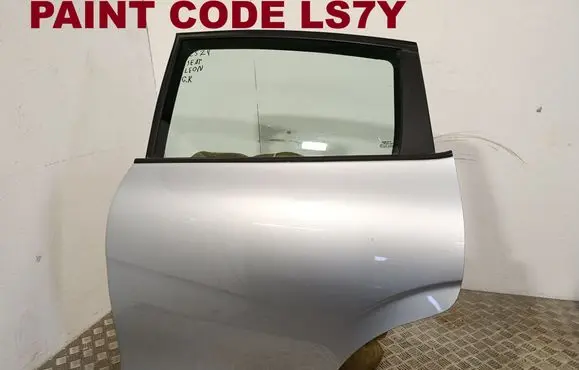 Seat Leon (1P) Rear door 