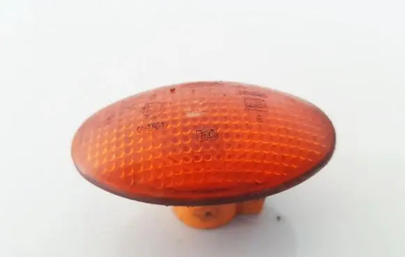 Front fender indicator light